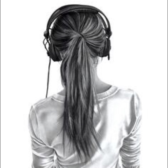 Meet your Posher, Sarah - Picture 1 of 1